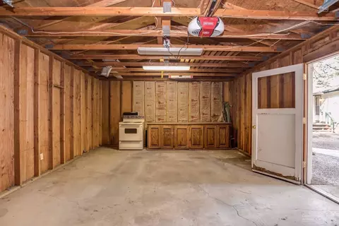 61108 Chuckanut Dr, Bend, OR 97702 photo 23