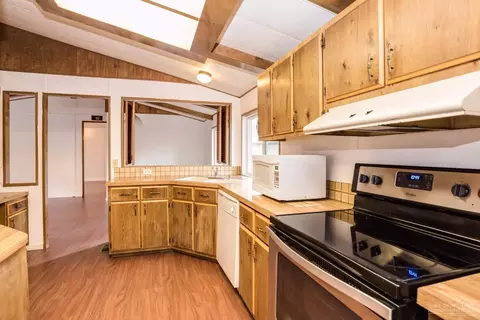 61108 Chuckanut Dr, Bend, OR 97702 photo 9