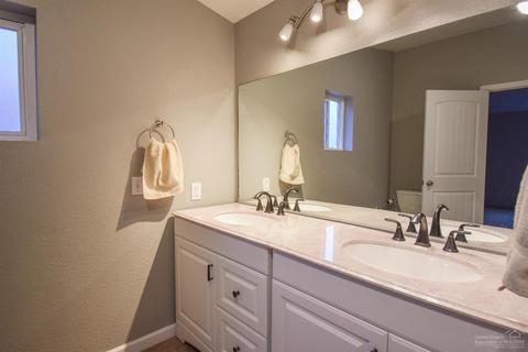 55855 Swan Rd, Bend, OR 97707 photo 18