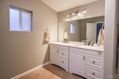 55855 Swan Rd, Bend, OR 97707 photo 17