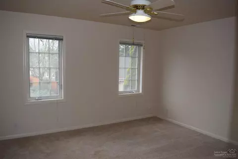 4374 Berry Ln, Eugene, OR 97404 photo 8
