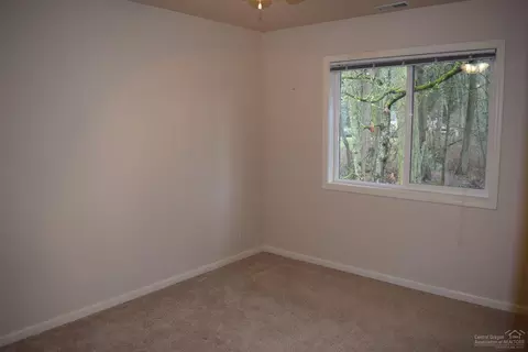 4374 Berry Ln, Eugene, OR 97404 photo 12