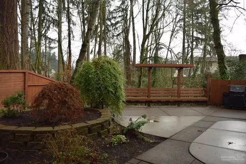 4374 Berry Ln, Eugene, OR 97404 photo 17