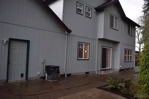 4374 Berry Ln, Eugene, OR 97404 photo 18