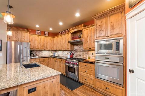 63106 Dakota Dr, Bend, OR 97701 photo 3