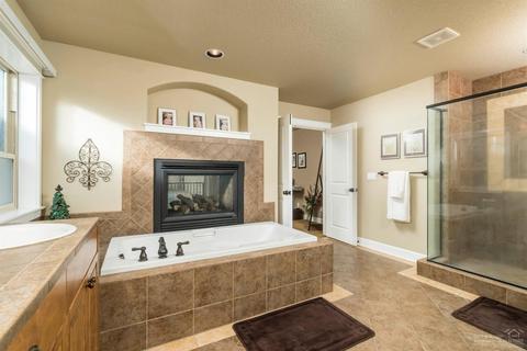 63106 Dakota Dr, Bend, OR 97701 photo 11