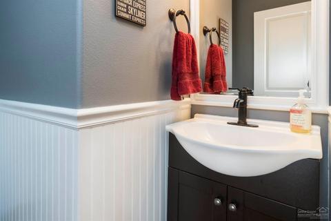63106 Dakota Dr, Bend, OR 97701 photo 8