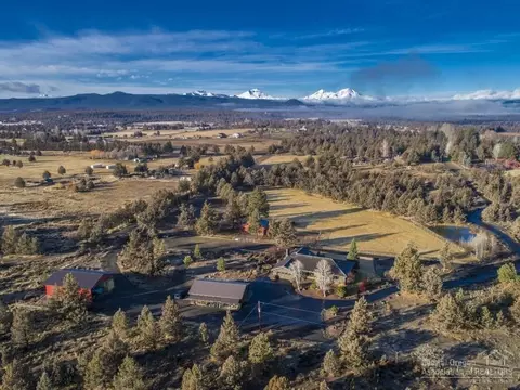 18769 Ridgecrest Rd, Bend, OR 97703 photo 2