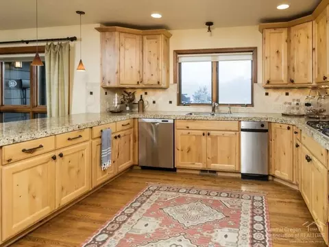 18769 Ridgecrest Rd, Bend, OR 97703 photo 11