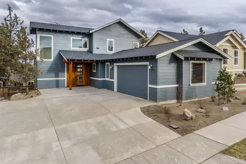 63117 Iner Loop, Bend, OR 97701 photo 2