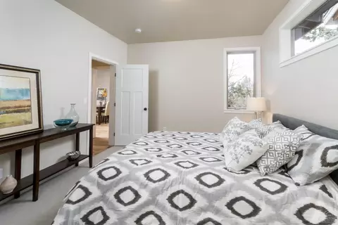 63117 Iner Loop, Bend, OR 97701 photo 10