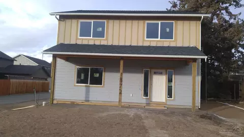 1972 NE Jackson Ave, Bend, OR 97701 photo 2