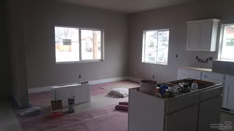 1972 NE Jackson Ave, Bend, OR 97701 photo 5
