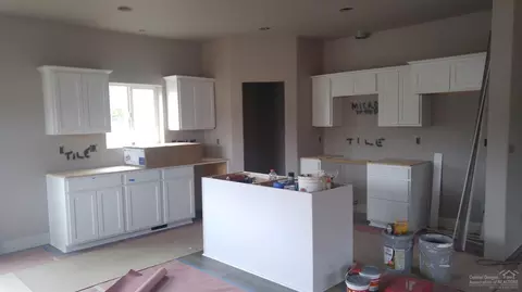 1972 NE Jackson Ave, Bend, OR 97701 photo 3