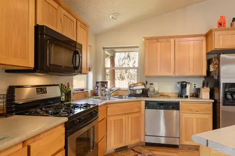 20548 Peak Ave, Bend, OR 97702 photo 6
