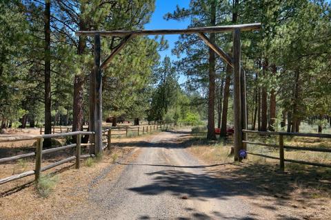 60234 Tekampe Rd, Bend, OR 97702 photo 1