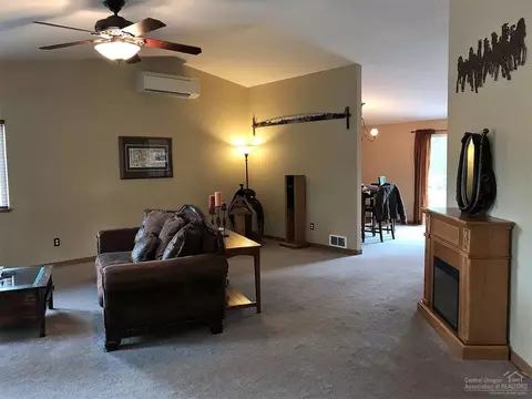 56040 Marsh Hawk Rd, Bend, OR 97707 photo 9