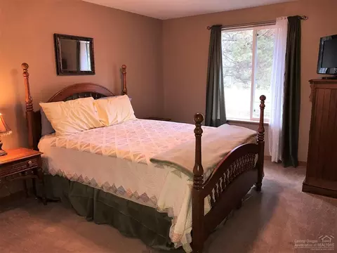 56040 Marsh Hawk Rd, Bend, OR 97707 photo 19