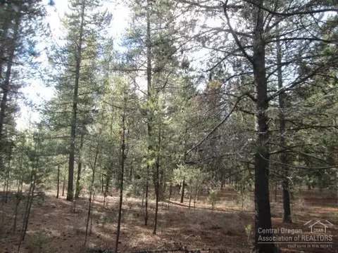 53423 Holiday Dr, La Pine, OR 97739 photo 5