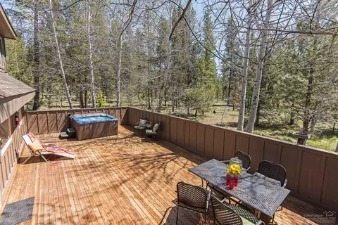 56904 E Park Ln, Sunriver, OR 97707 photo 1