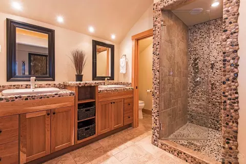 56904 E Park Ln, Sunriver, OR 97707 photo 17