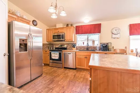 15865 Lava Dr, La Pine, OR 97739 photo 6