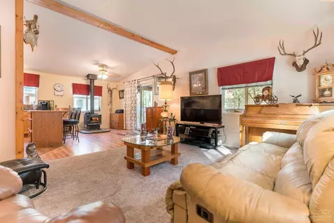 15865 Lava Dr, La Pine, OR 97739 photo 10