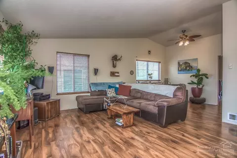 20368 Shetland Loop, Bend, OR 97703 photo 4