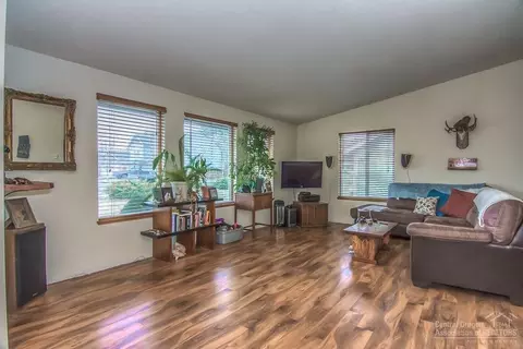 20368 Shetland Loop, Bend, OR 97703 photo 3