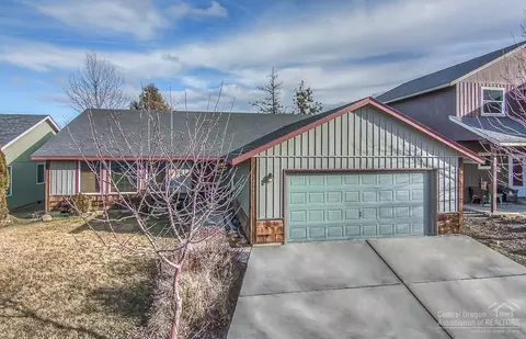 20368 Shetland Loop, Bend, OR 97703 photo 2
