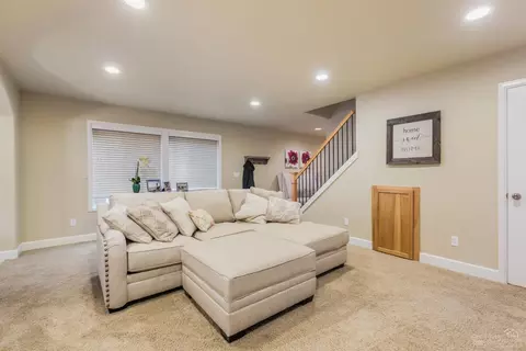 20265 Schaeffer Dr, Bend, OR 97703 photo 8