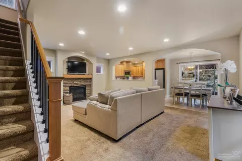 20265 Schaeffer Dr, Bend, OR 97703 photo 11