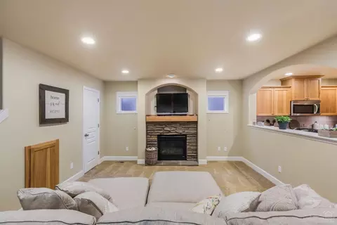 20265 Schaeffer Dr, Bend, OR 97703 photo 4