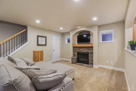 20265 Schaeffer Dr, Bend, OR 97703 photo 10
