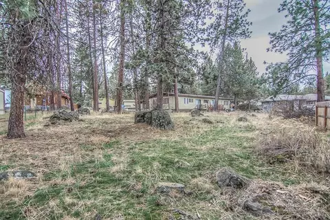 61697 Cedarwood Rd, Bend, OR 97702 photo 4