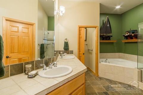 346 NW Phils Loop, Bend, OR 97703 photo 18