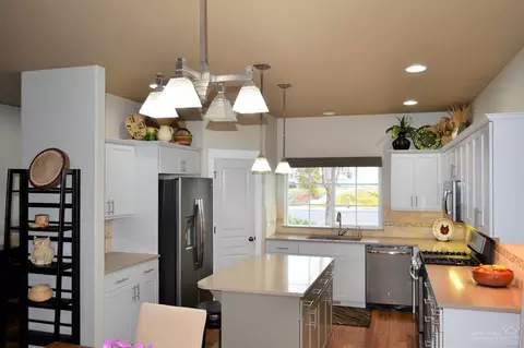 20314 Mariner Dr, Bend, OR 97703 photo 4