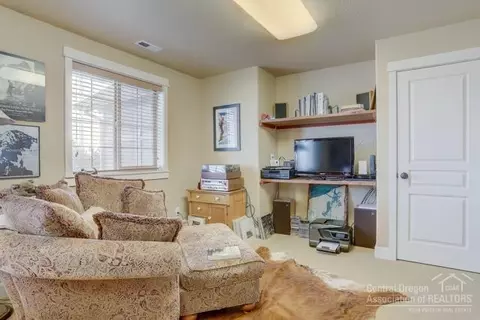 20426 Jacklight Ln, Bend, OR 97702 photo 18