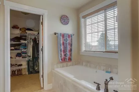 20426 Jacklight Ln, Bend, OR 97702 photo 13