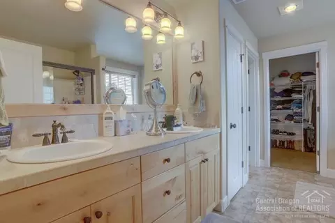20426 Jacklight Ln, Bend, OR 97702 photo 12