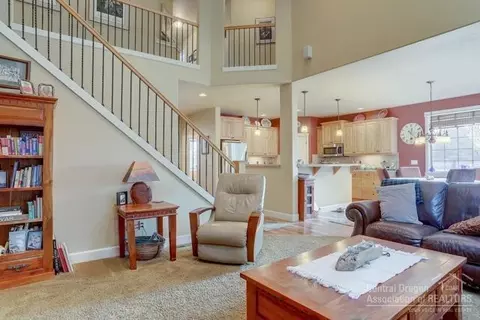 20426 Jacklight Ln, Bend, OR 97702 photo 5