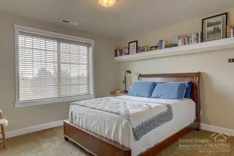 20426 Jacklight Ln, Bend, OR 97702 photo 16