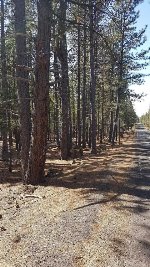 18713 River Woods Dr, Bend, OR 97702 photo 14