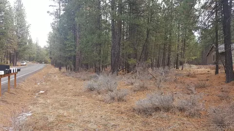 18713 River Woods Dr, Bend, OR 97702 photo 9