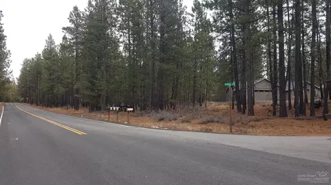 18713 River Woods Dr, Bend, OR 97702 photo 6