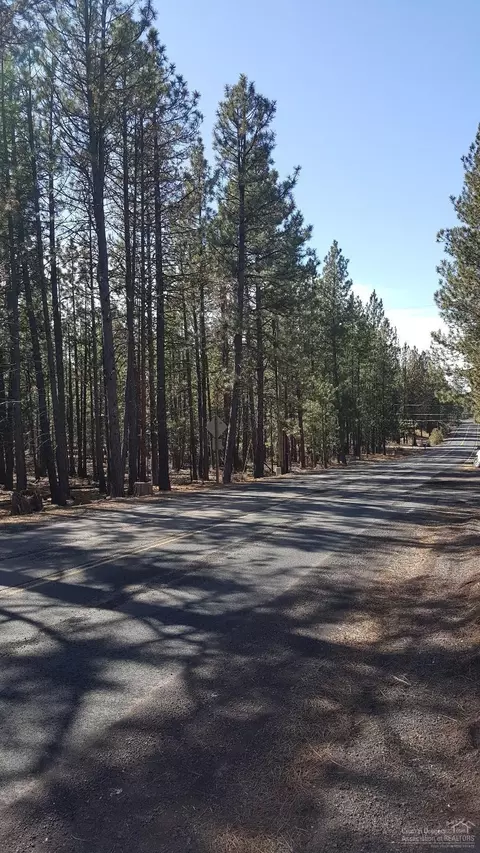 18713 River Woods Dr, Bend, OR 97702 photo 15