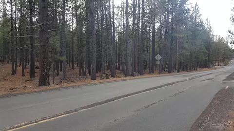 18713 River Woods Dr, Bend, OR 97702 photo 8