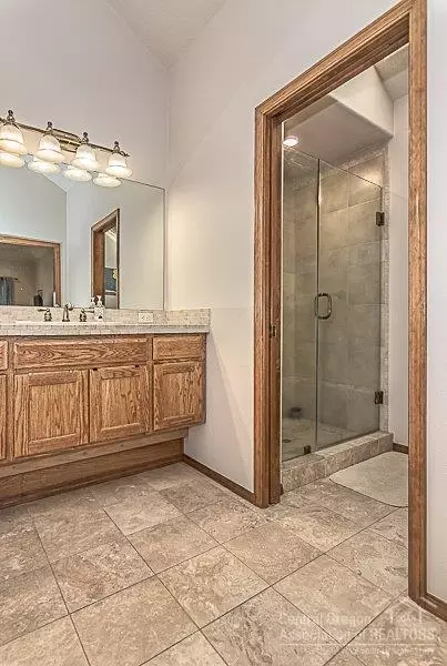 60894 Willow Creek Loop, Bend, OR 97702 photo 8