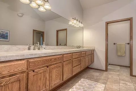 60894 Willow Creek Loop, Bend, OR 97702 photo 7