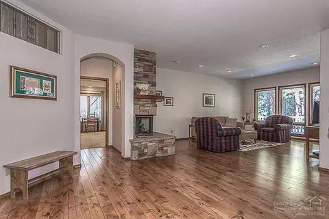 60894 Willow Creek Loop, Bend, OR 97702 photo 12